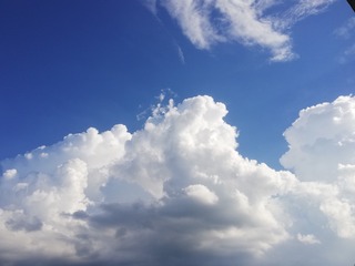 1047934
