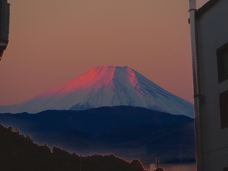 1312563