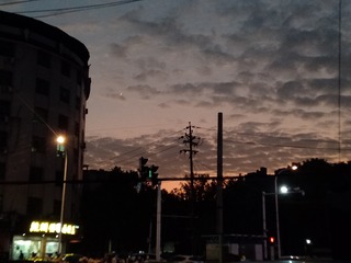 160073