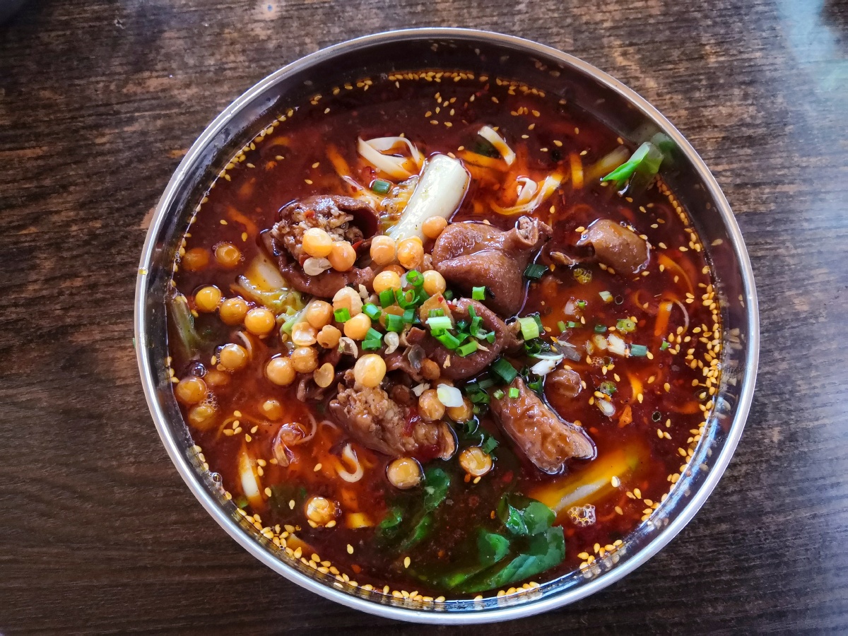 川味美食小吃肥肠面