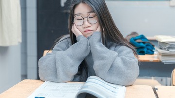 30627