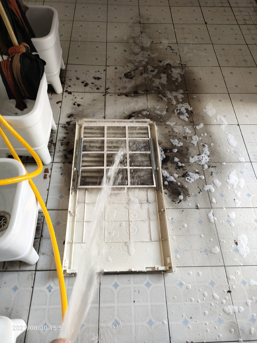 学校空调很脏像泥浆