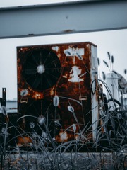 1957437