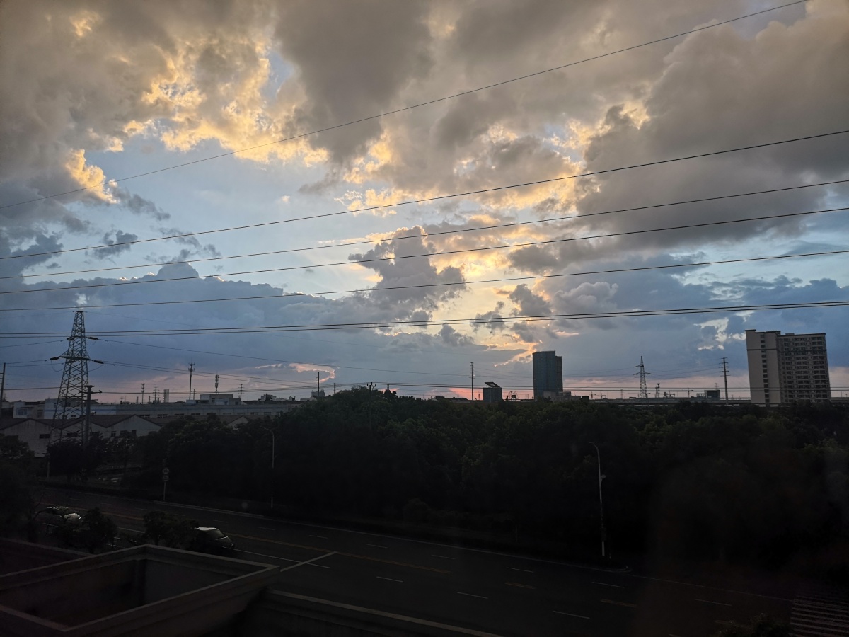 夏天的晚风可以如此美丽