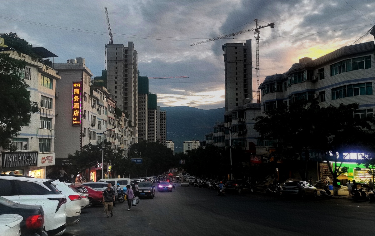 街头闹市的落幕