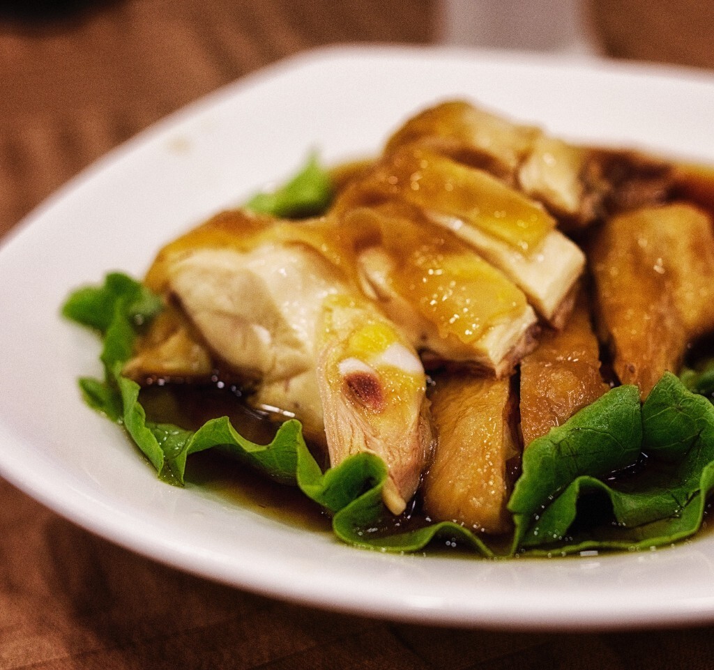 绍兴醉鸡酒味浓烈且不上头,鸡肉肉感嫩滑。