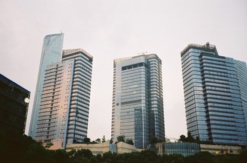 1880438