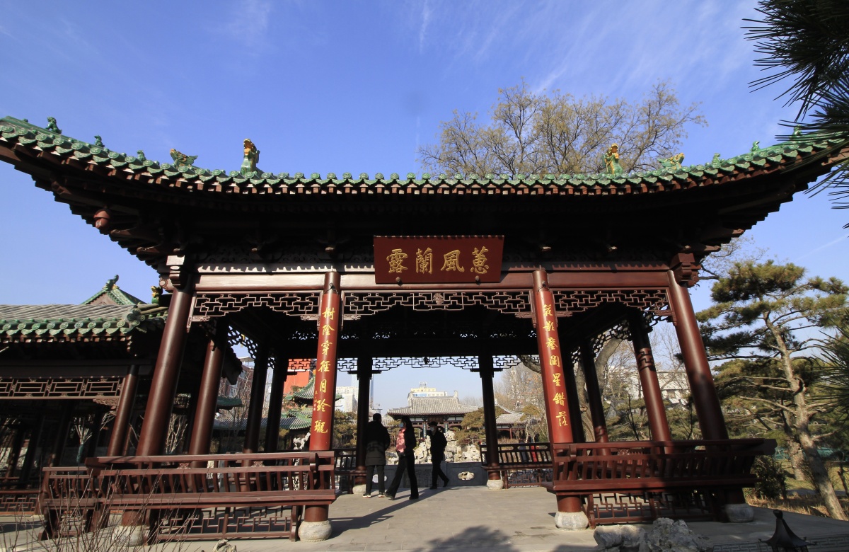 北宋以前,这里是晋文公重耳庙,明永乐年间置山西巡抚衙门至清代.