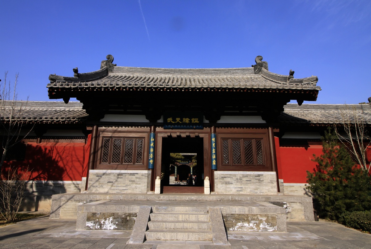 北宋以前,这里是晋文公重耳庙,明永乐年间置山西巡抚衙门至清代.