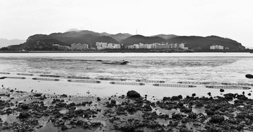 “界河”