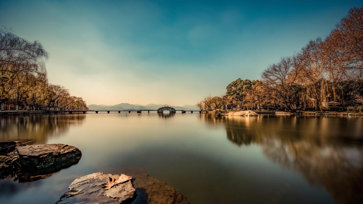 杭州西湖边涌金门