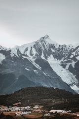 438269