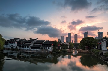 巡塘晚霞
