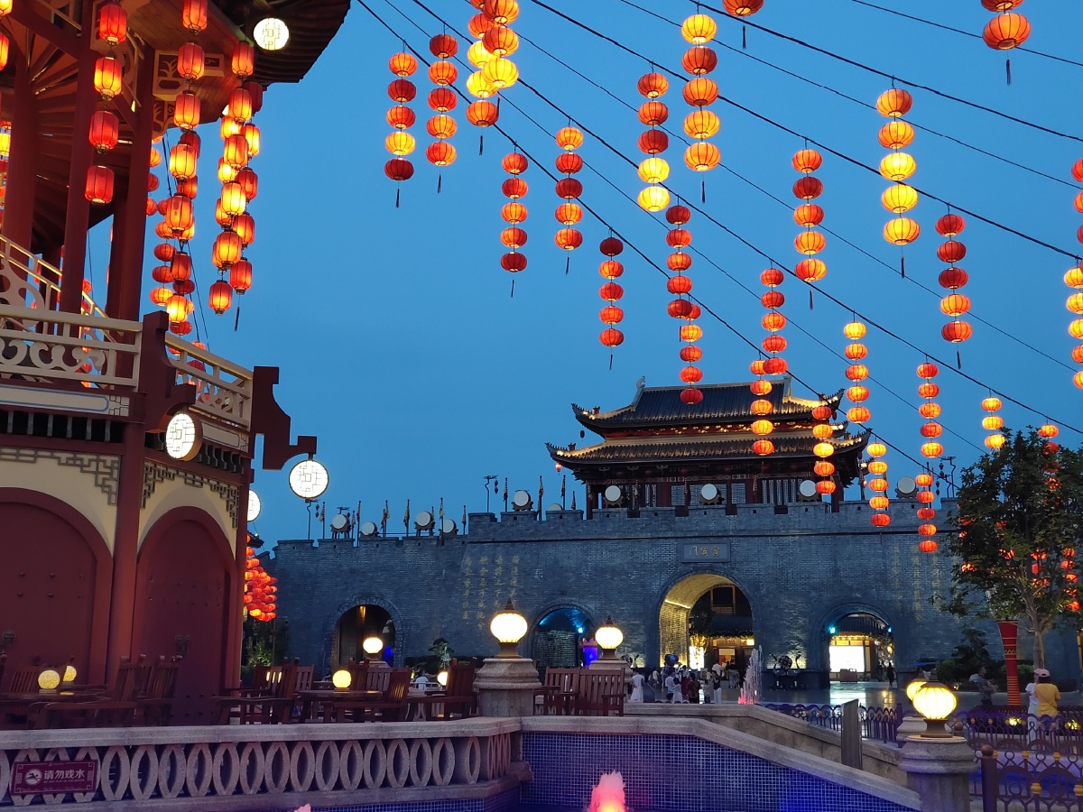 荆州方特的夜景