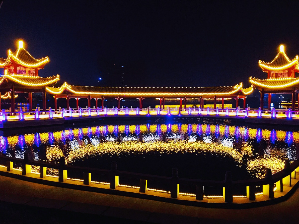 卫辉市顺城关夜景