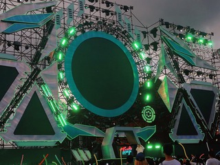 118105