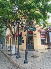 8800