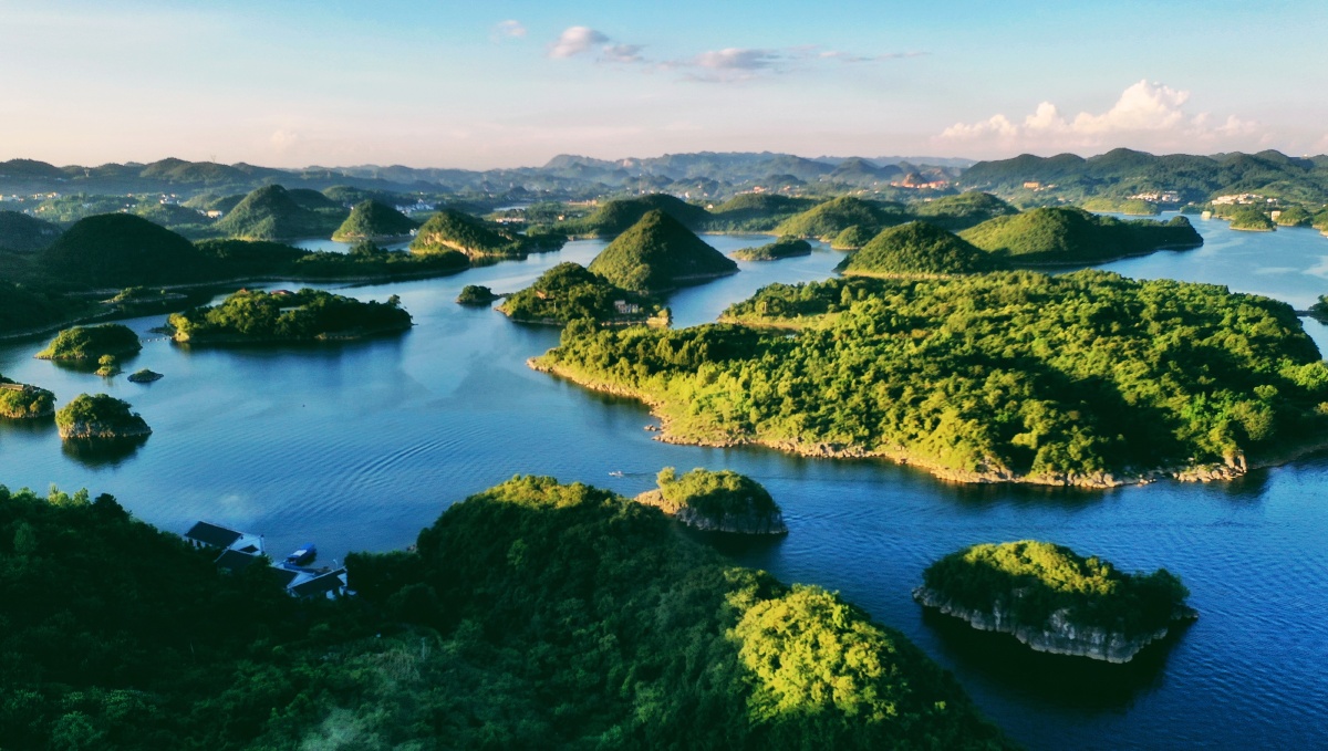 航拍中国贵州百花湖