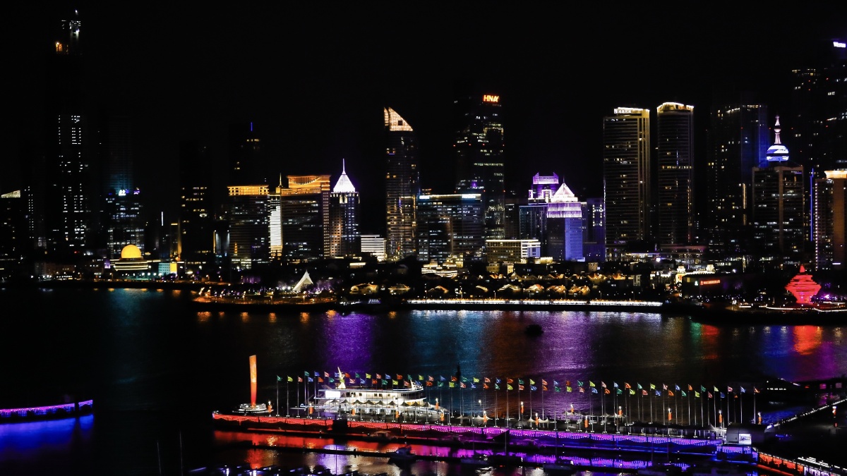 青岛海岸线建筑夜景