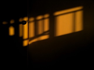 330608