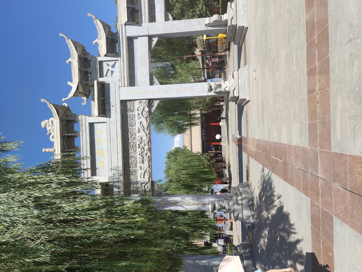 西夏国寺又名大佛寺内有亚洲最大室内卧佛和佛骨舍利子