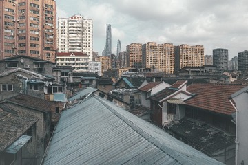 18684