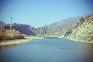 丰沙铁路沿着永定河河谷