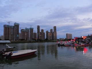 370329