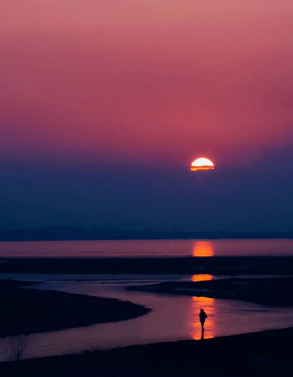 不要和爱意摇摆的人一起吹晚风
