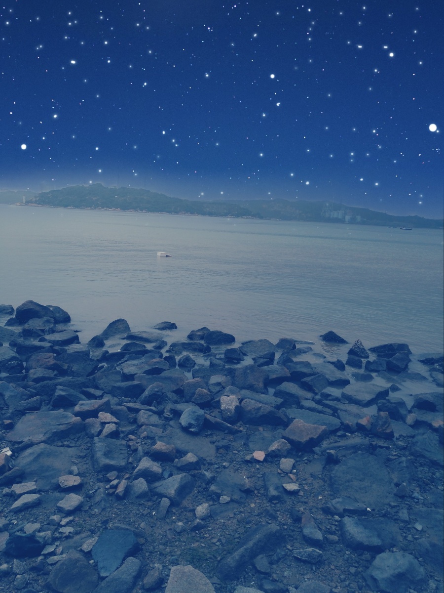 海边夜色星星总是相互照耀着