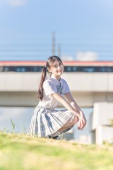 1040933