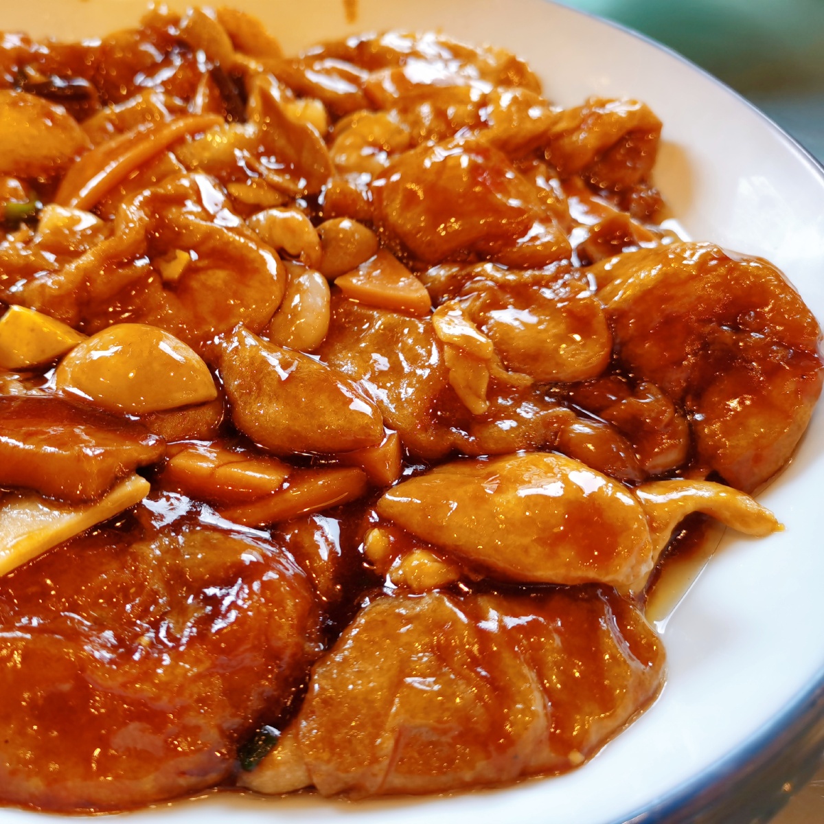 什锦面筋梅汁排条糖醋桂鱼奶酪包炒河粉前三个是在老牛窝里吃哒真的超