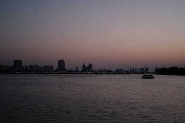 921860