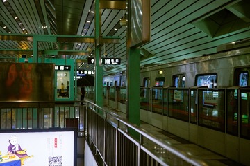 1054595