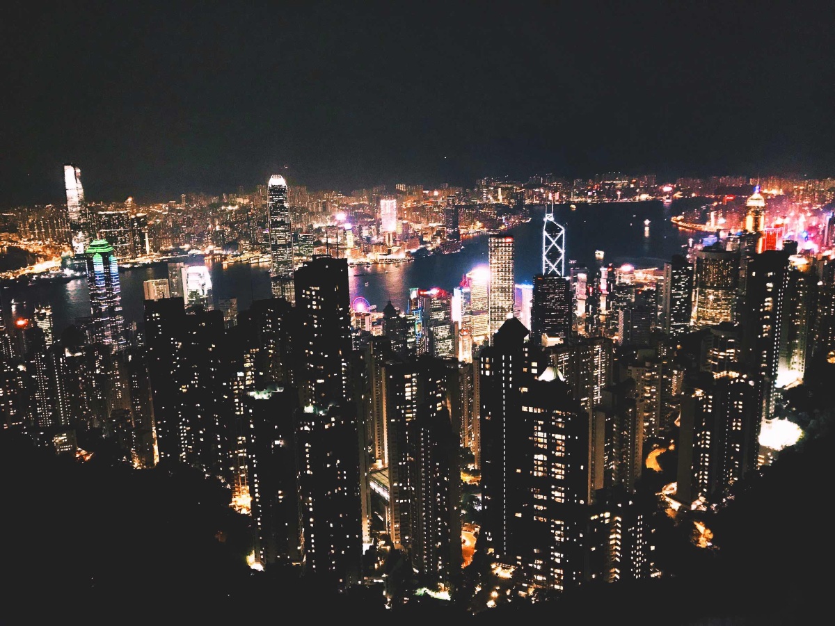 第一次爬上太平山顶,看到香港的夜景,真的太美了