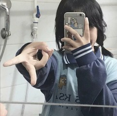 154049