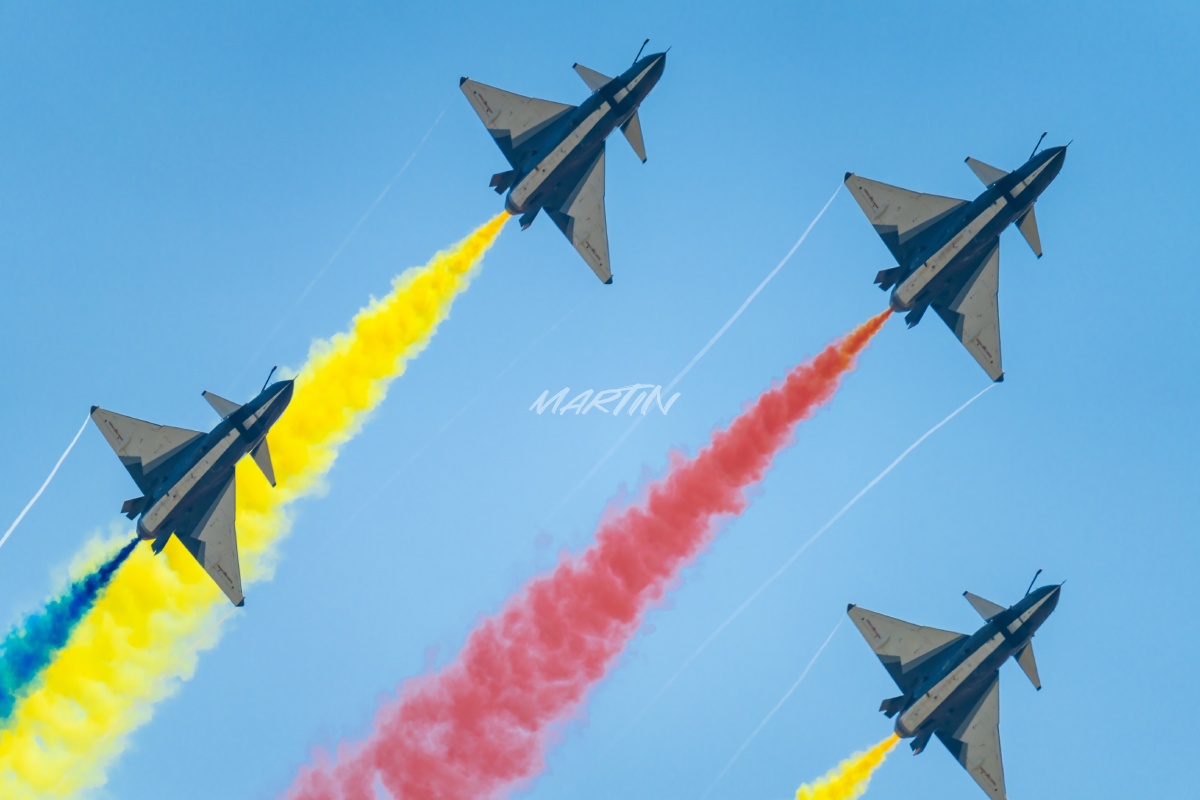 2021珠海航展八一飞行表演队歼10动态展示