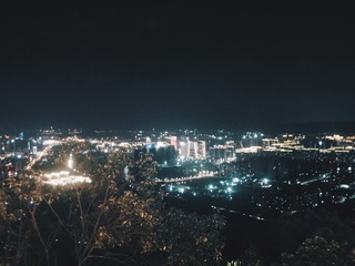 1060890