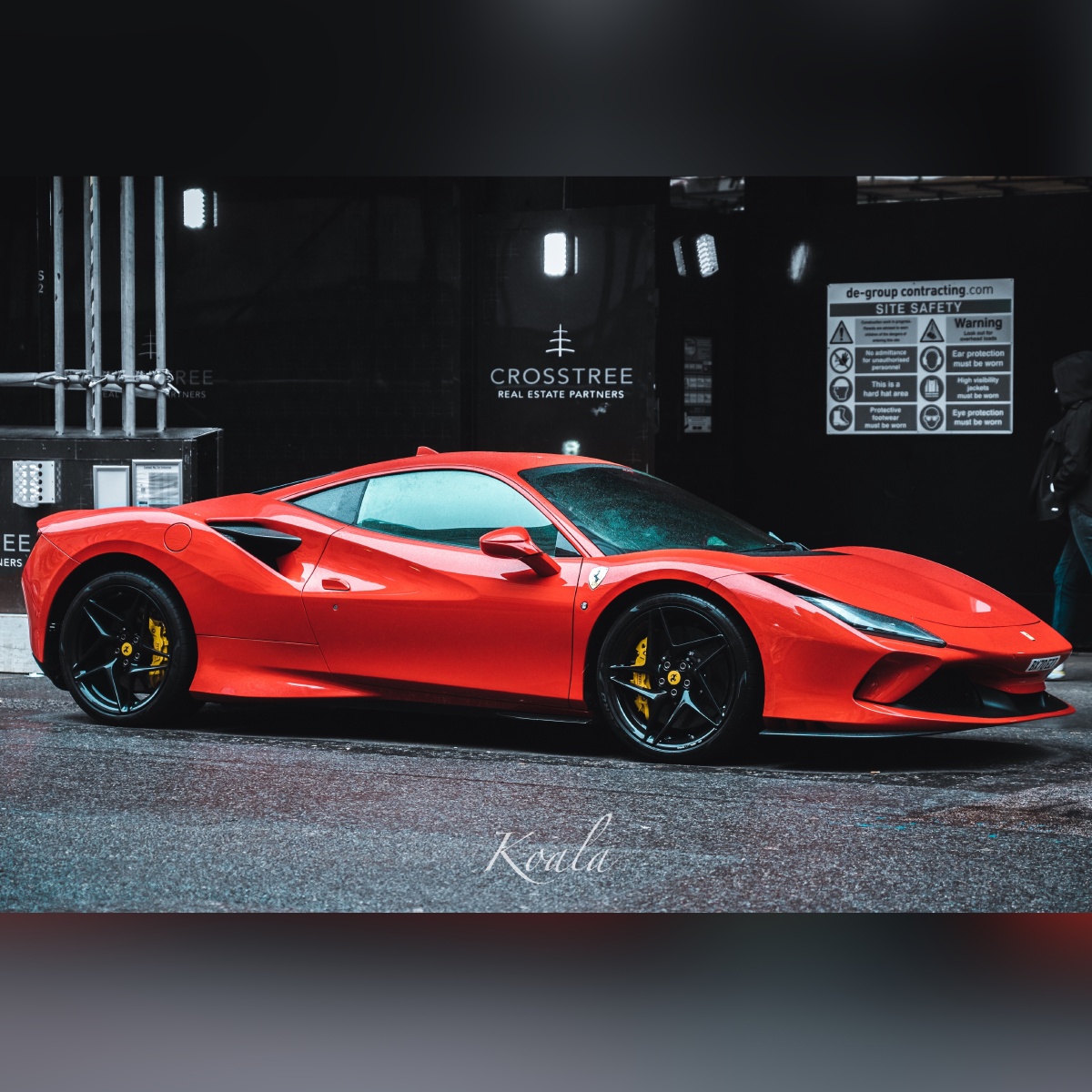 伦敦街头的法拉利f8