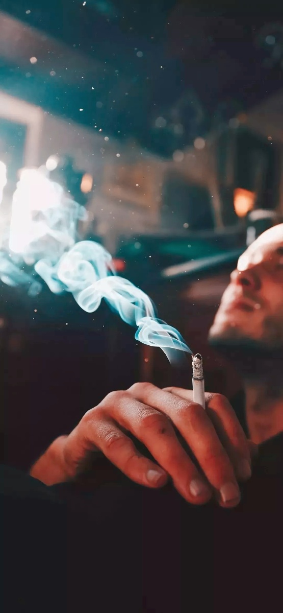 烟不是有瘾,而是内心的消愁