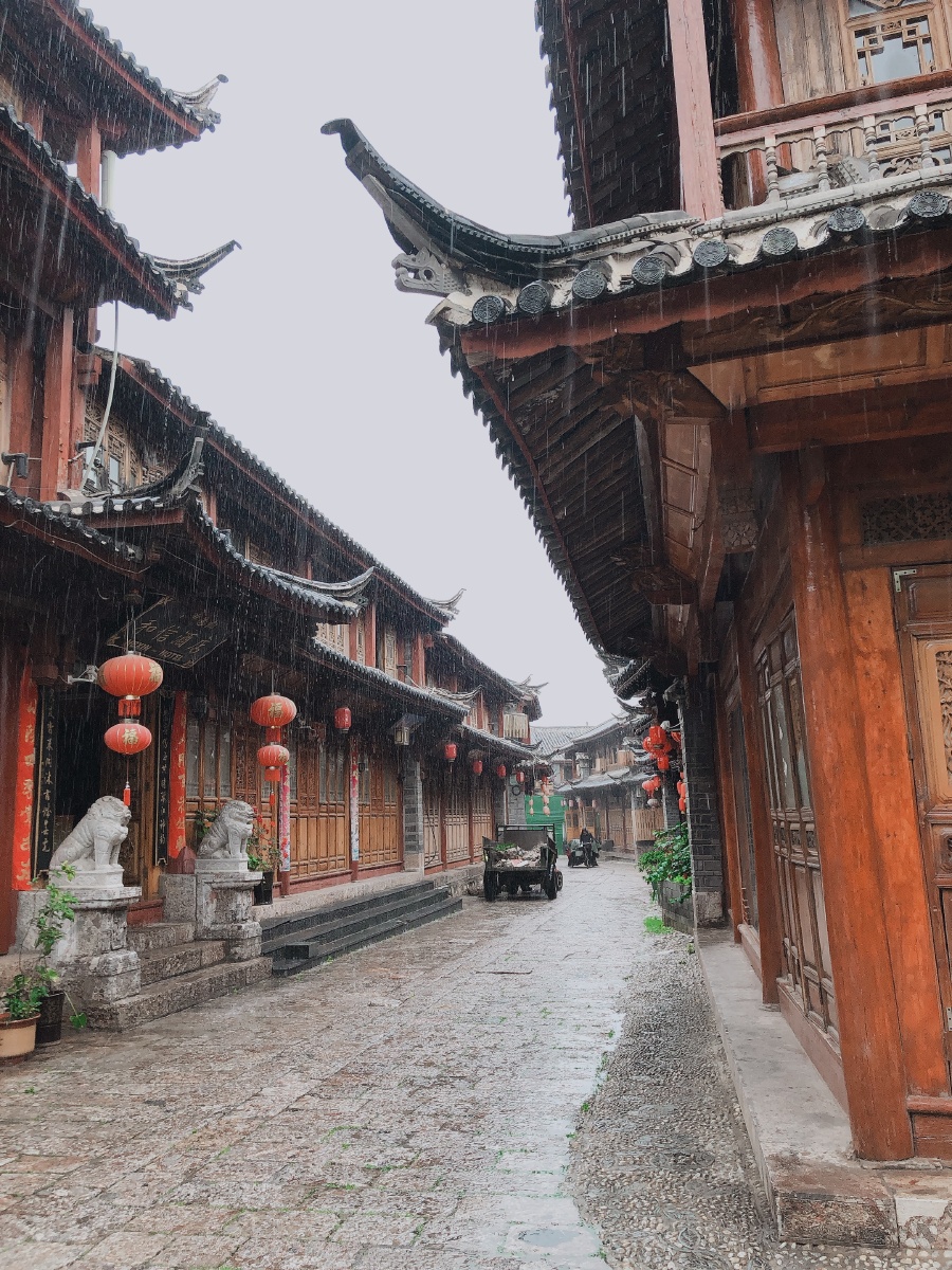雨天的古镇