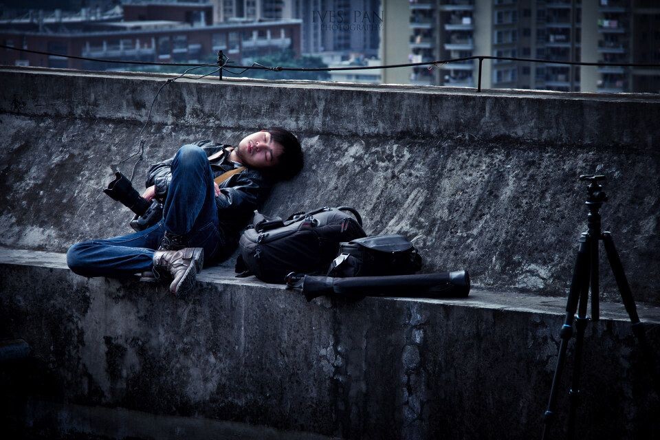原来是于大湿，守了一夜星空拍照，终于撑不住了<br />
