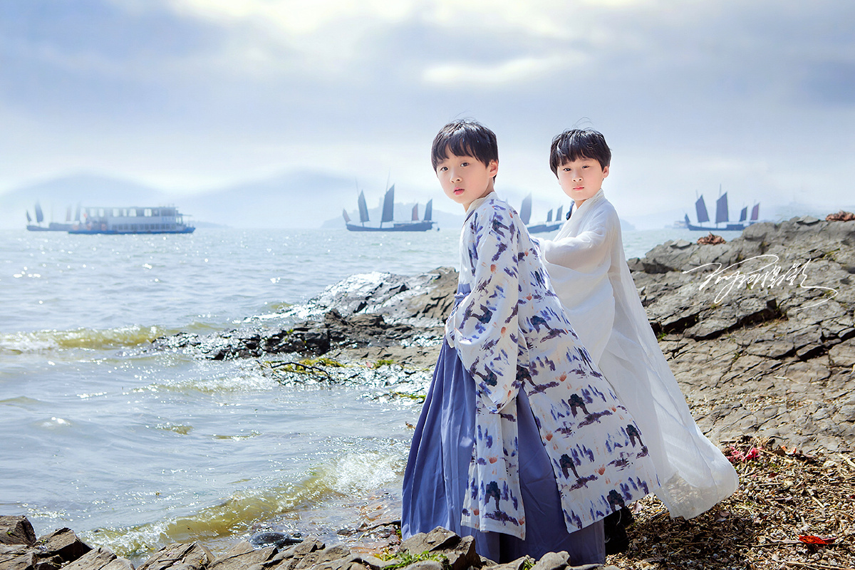 江南才子观海篇风度翩翩的江南才子自称李白孟浩然白居易的三位少年