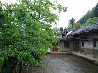 1634649