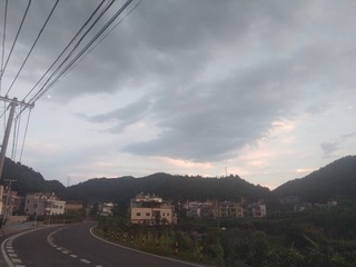 488323