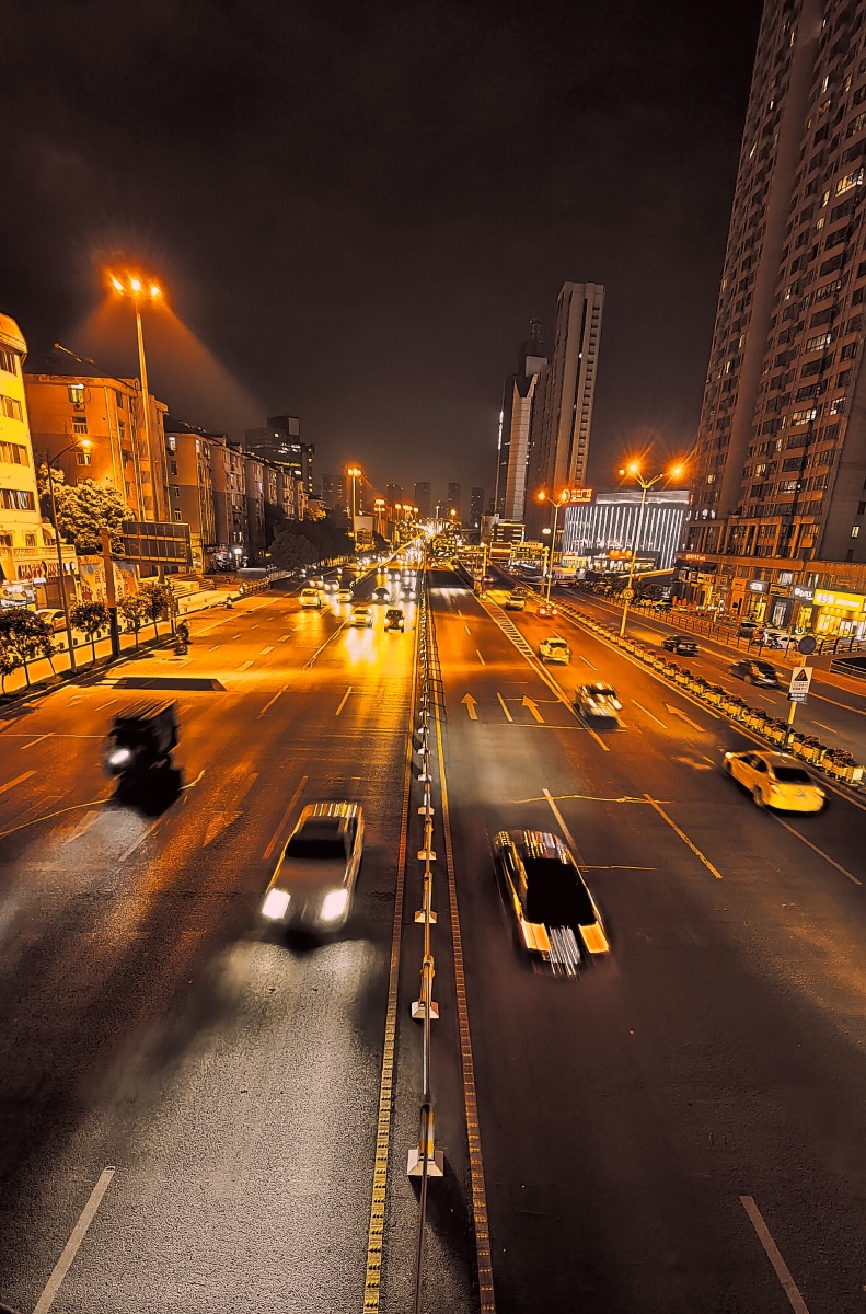 城市夜晚之车水马龙
