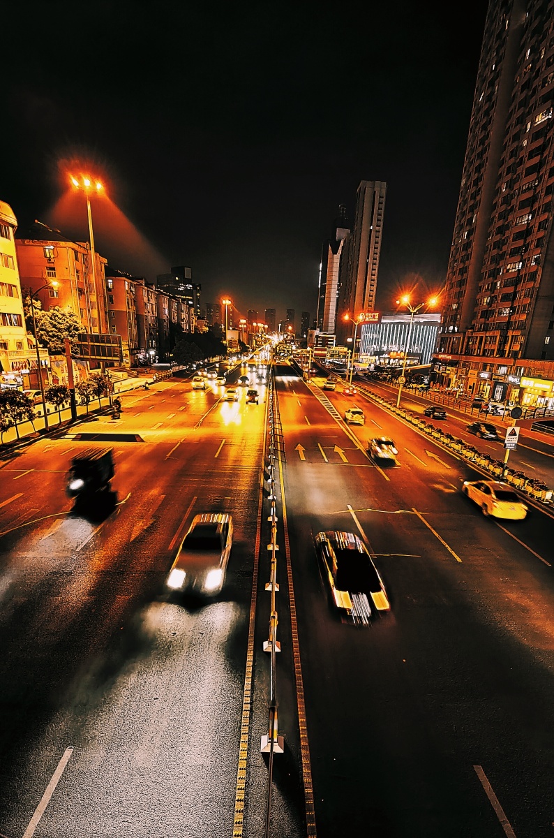 城市夜晚之车水马龙