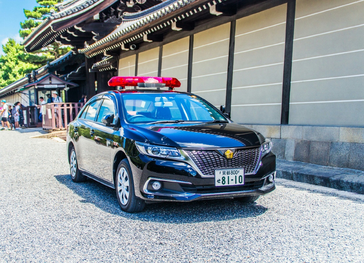 京都日本皇宫警察丰田皇冠