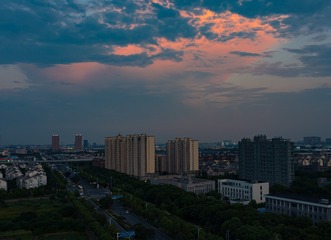 168402