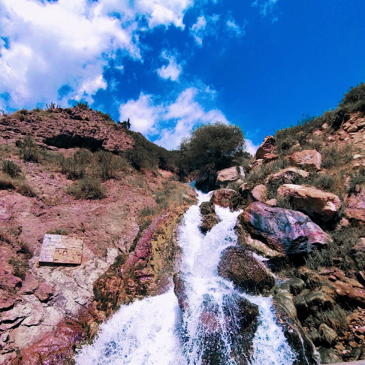 库车大龙池之瀑布